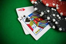 Antarmuka aplikasi atm88 menampilkan meja live-dealer dan menu navigasi utama